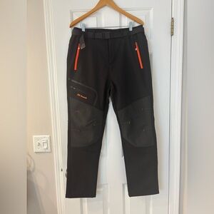 NEW Men’s Waterproof Outdoor Softshell Pants - Size Medium